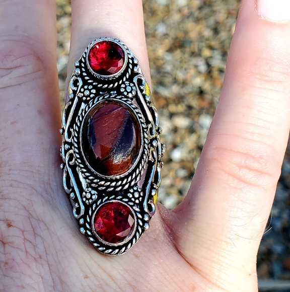 New Red Tiger Eye and Garnet 925 Silver Statement Ring. - Picture 15 of 16
